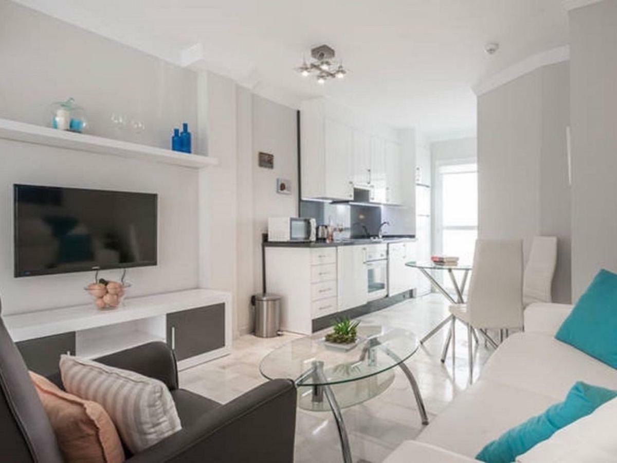 Casa Soleada - Beautiful Villa, Best Corner By Pools, Resort Facilities,Full Kitchen, 3 Terraces, Internet マルベーリャ エクステリア 写真