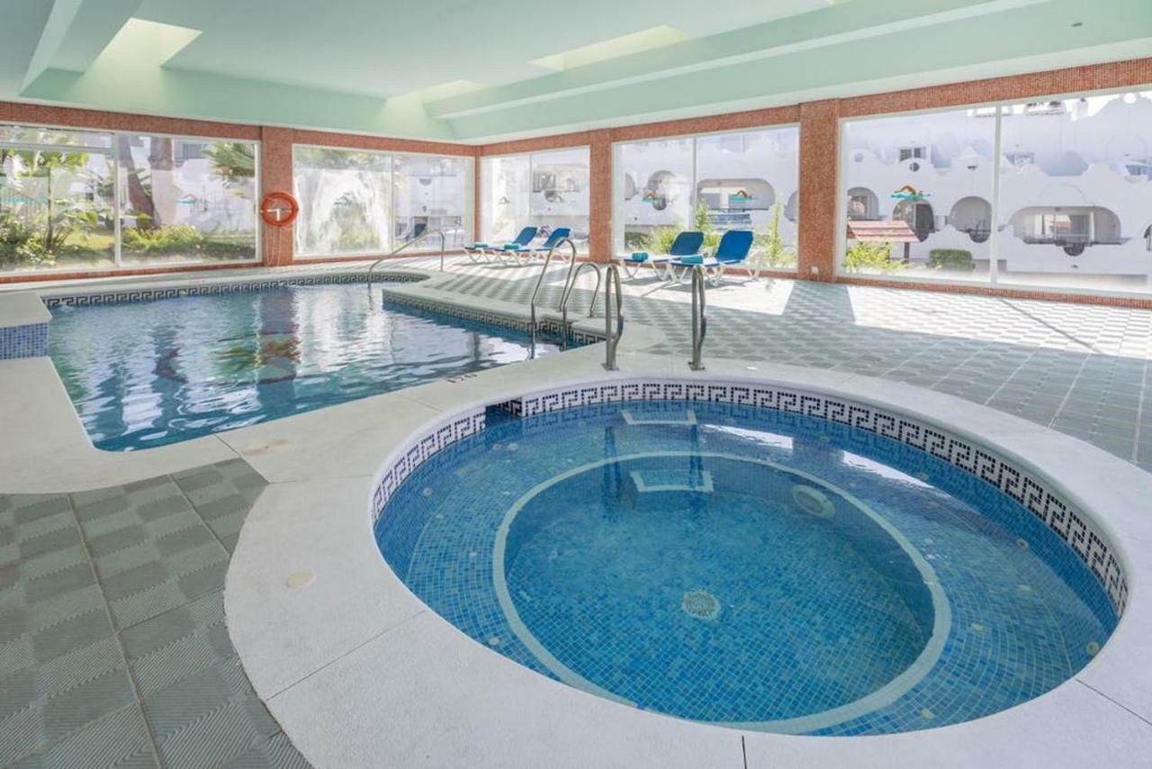 Casa Soleada - Beautiful Villa, Best Corner By Pools, Resort Facilities,Full Kitchen, 3 Terraces, Internet マルベーリャ エクステリア 写真